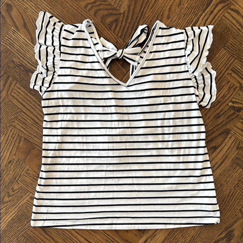 Cupshe Striped Black and White Ruffle Sleeve Top, Size Medium
